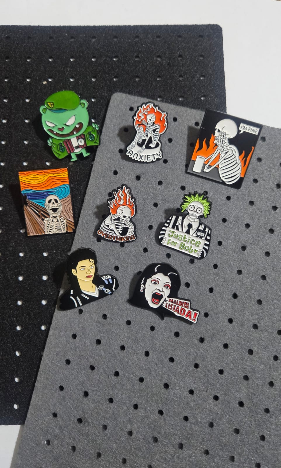 Pin Michael Jackson, rey del Pop, Pin Itati, Pin medicina, Chalana, Beetlejuice, precio unidad,