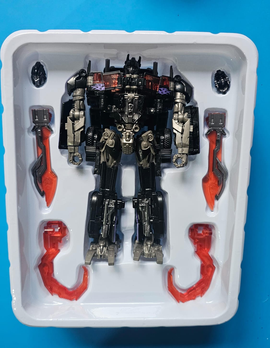 Compra y colecciona en Guate. figura Optimus Prime, lider Autobots, Cybertron. Pregunta por mas Autobots y Septicons